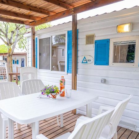 Happy Camp Mobile Homes In Butterfly Camping Village Peschiera del Garda Bagian luar foto